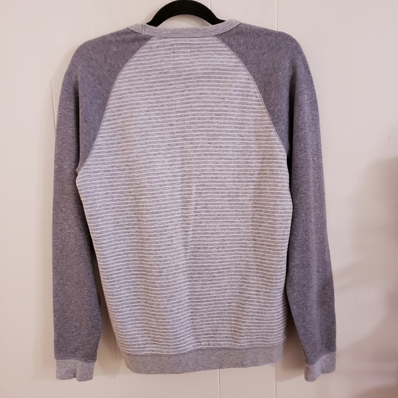 johnnie-o Men Raglan Sweatshirt Small Crewneck Gray White Stripe JMKO 1930 - Picture 10 of 12